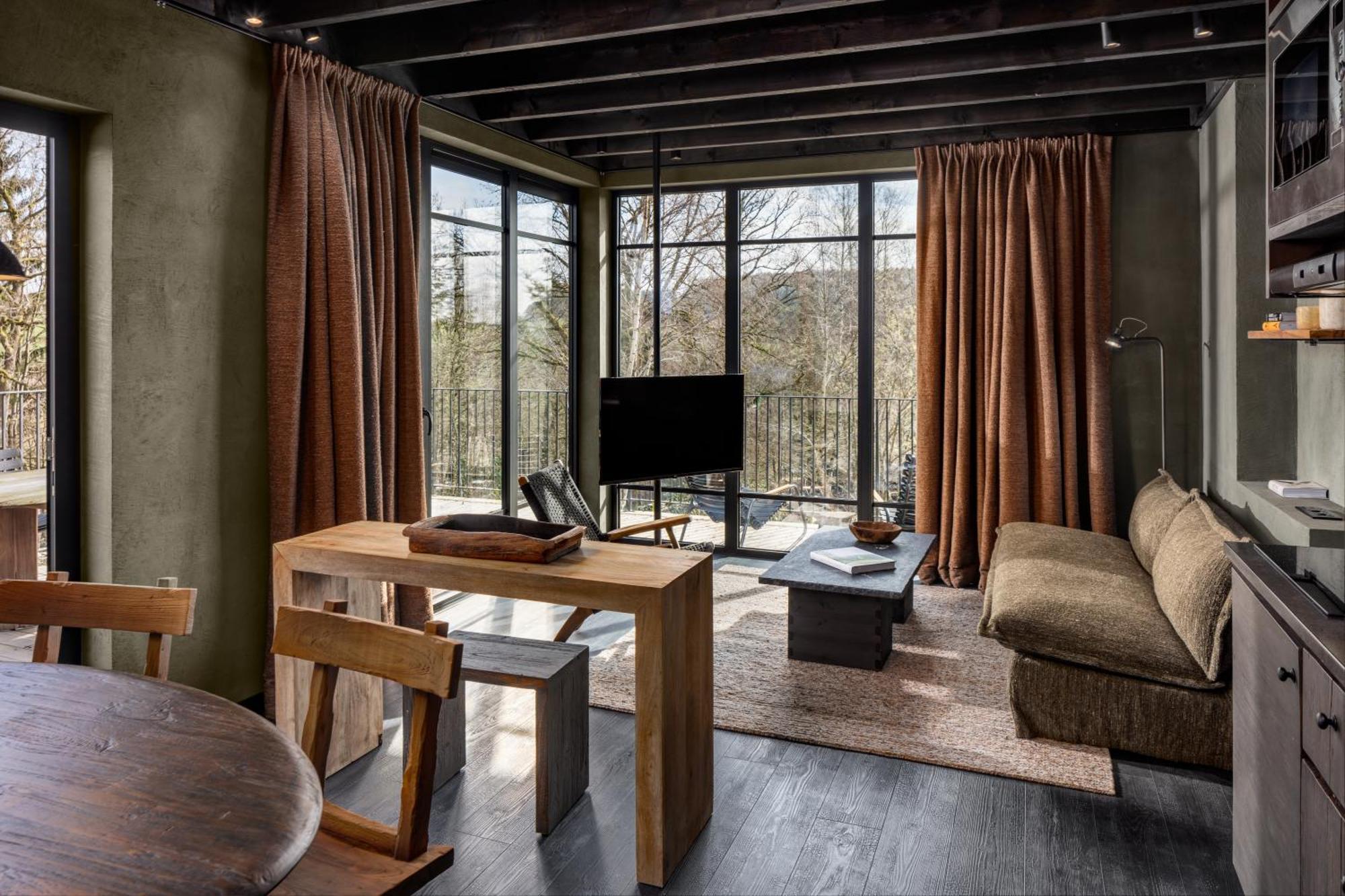 Hillview Resort Grandvoir Neufchateau Bagian luar foto