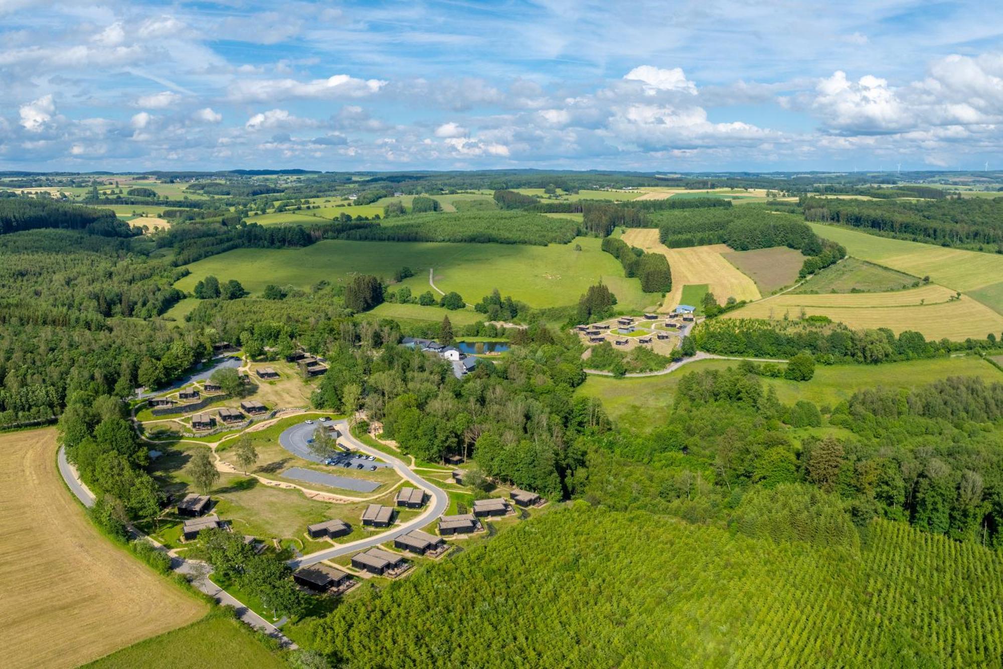 Hillview Resort Grandvoir Neufchateau Bagian luar foto